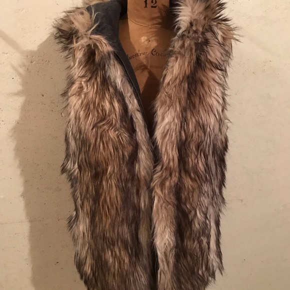 Hopi Reversible Faux Fur Vest by 6 Shore Road - Picture 7 of 8